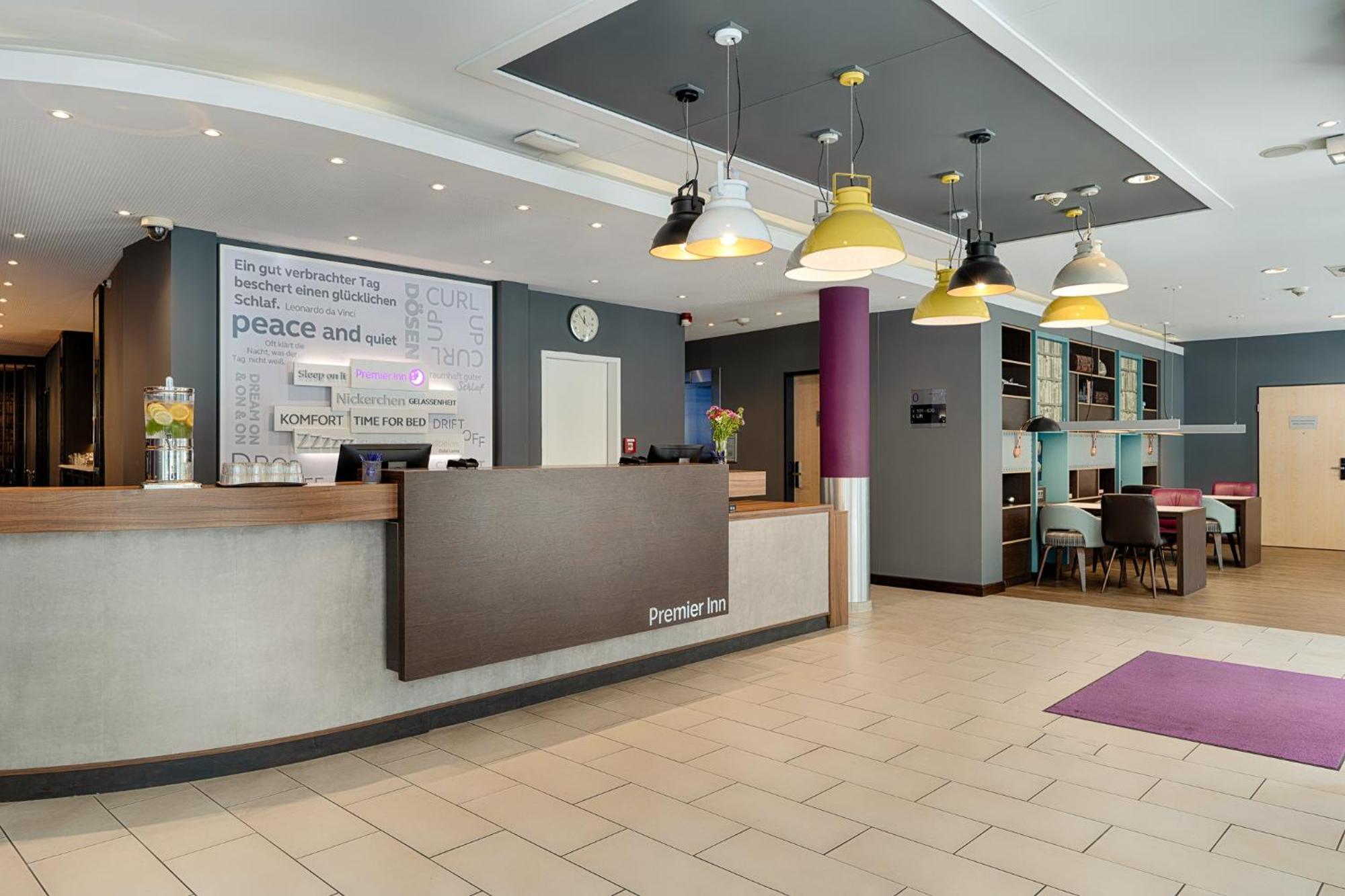 Premier Inn Berlin City Centre Bagian luar foto